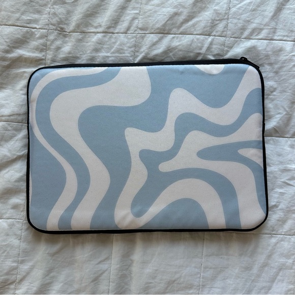Swirl Pattern Laptop Sleeve - Picture 2 of 3